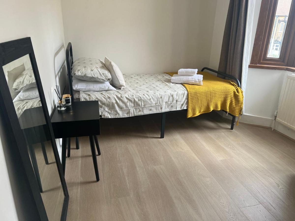 The Leyton Oasis Hotel London Eksteriør billede